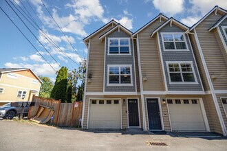 4848 Railroad Ave NE in Seattle, WA - Building Photo - Building Photo