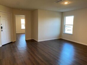 2203 Henry St in Greenville, TX - Building Photo - Building Photo