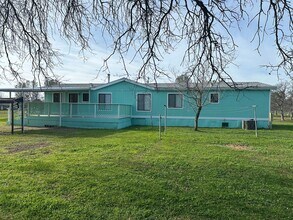 4905 Pinehurst Rd in Anderson, CA - Building Photo - Building Photo