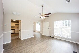5651 Eagles Feather Ln in Riverdale, GA - Building Photo - Building Photo