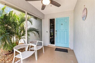 517 98th Ave N in Naples, FL - Foto de edificio - Building Photo