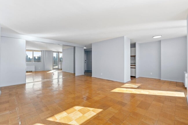 6040 JFK Blvd E in West New York, NJ - Building Photo - Building Photo