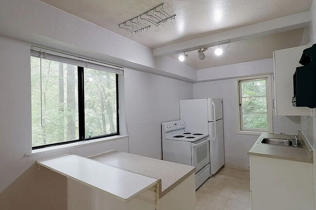 18085 CA-9 in Boulder Creek, CA - Building Photo - Building Photo