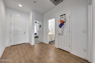 2306 E Branham Ln in Phoenix, AZ - Building Photo - Building Photo