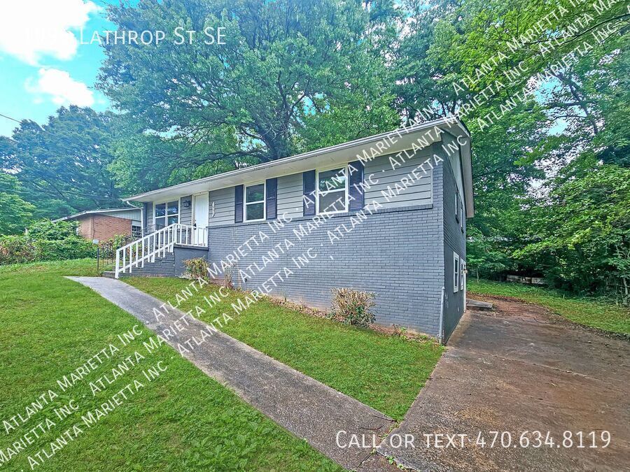 1996 Lathrop St SE in Atlanta, GA - Building Photo