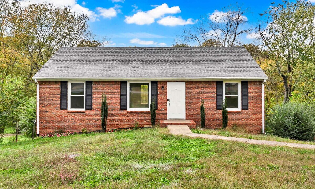 712 Green Valley Ct in Clarksville, TN - Building Photo