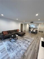 10331 Lindley Ave in Los Angeles, CA - Building Photo