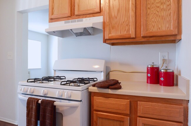 Grosvenor North Townhomes in Pontiac, MI - Foto de edificio - Building Photo