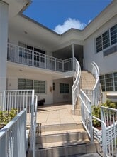 6930 Rue Vendome in Miami Beach, FL - Building Photo - Building Photo
