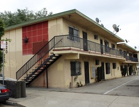 1018 Lorena St in Los Angeles, CA - Building Photo - Building Photo