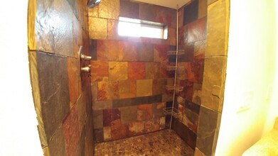 2407 Holabird Ave in Klamath Falls, OR - Building Photo - Building Photo