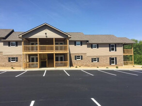 Pleasant View Apartments on Cherokee in Johnson City, TN - Building Photo - Building Photo