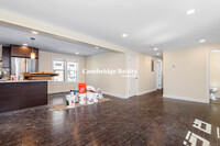 70 Stanley Ave, Unit 1R in Medford, MA - Building Photo - Building Photo