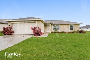 703 SW 13th Terrace in Cape Coral, FL - Building Photo