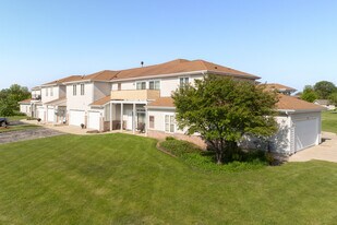 Meadowland in Pleasant Prairie, WI - Building Photo