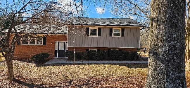property at 1010 Lewisville Clemmons Rd