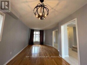 632 Fothergill Blvd in Burlington, ON - Building Photo - Building Photo