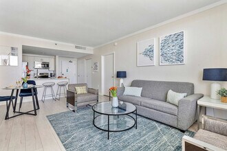 2889 McFarlane Rd in Miami, FL - Building Photo - Building Photo