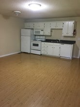 124 Sky Harbor Rd in Florence, AL - Foto de edificio - Building Photo