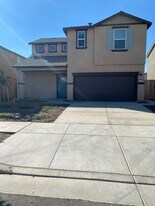 4744 Sami Jo Dr in Merced, CA - Building Photo