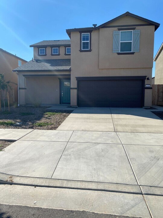4744 Sami Jo Dr in Merced, CA - Building Photo