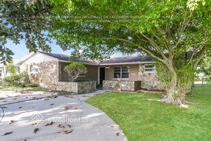 2253 Hama Dr in Holiday, FL - Building Photo