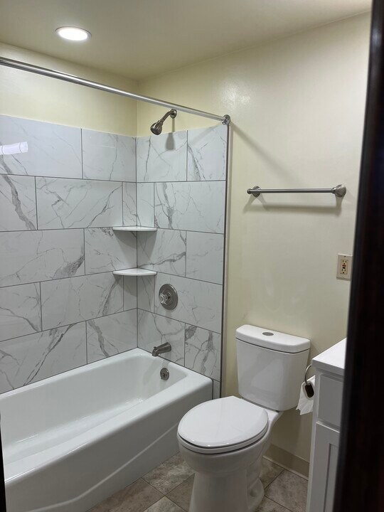 317 Fairmount Ave in Jamestown, NY - Building Photo