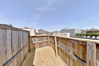 60 Avenue B in New York, NY - Building Photo - Building Photo