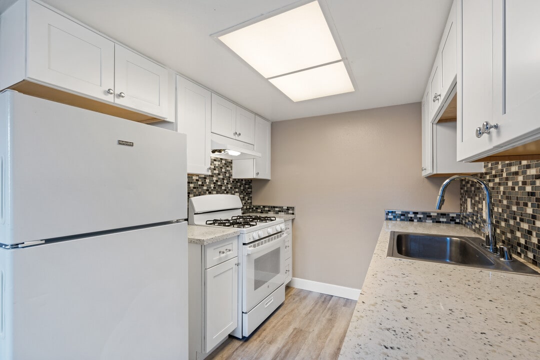 Northrop Apartments in Sacramento, CA - Building Photo