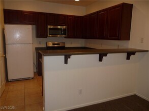 7944 Crimson Point St in Las Vegas, NV - Building Photo - Building Photo