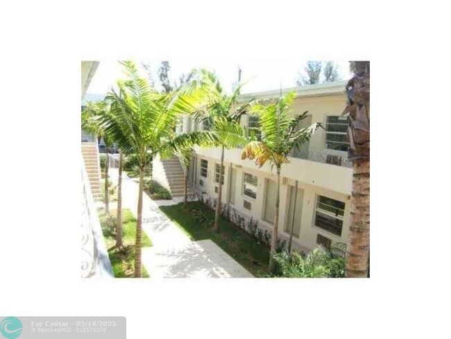 7950 Abbott Ave in Miami, FL - Building Photo - Building Photo