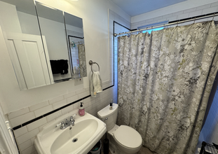 176 Elm St, Unit 2 in North Cambridge, MA - Foto de edificio - Building Photo