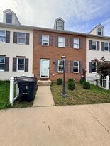 202 Heatherwood Dr in Ephrata, PA - Building Photo