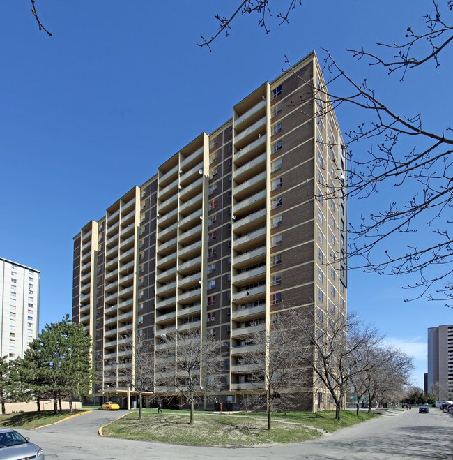 15 Cougar Ct in Toronto, ON - Building Photo - Building Photo