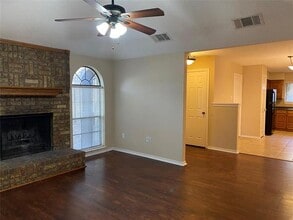 10828 Tall Oak Dr in Fort Worth, TX - Building Photo - Building Photo