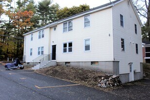859 Mammoth Rd, Unit 1 in Manchester, NH - Building Photo