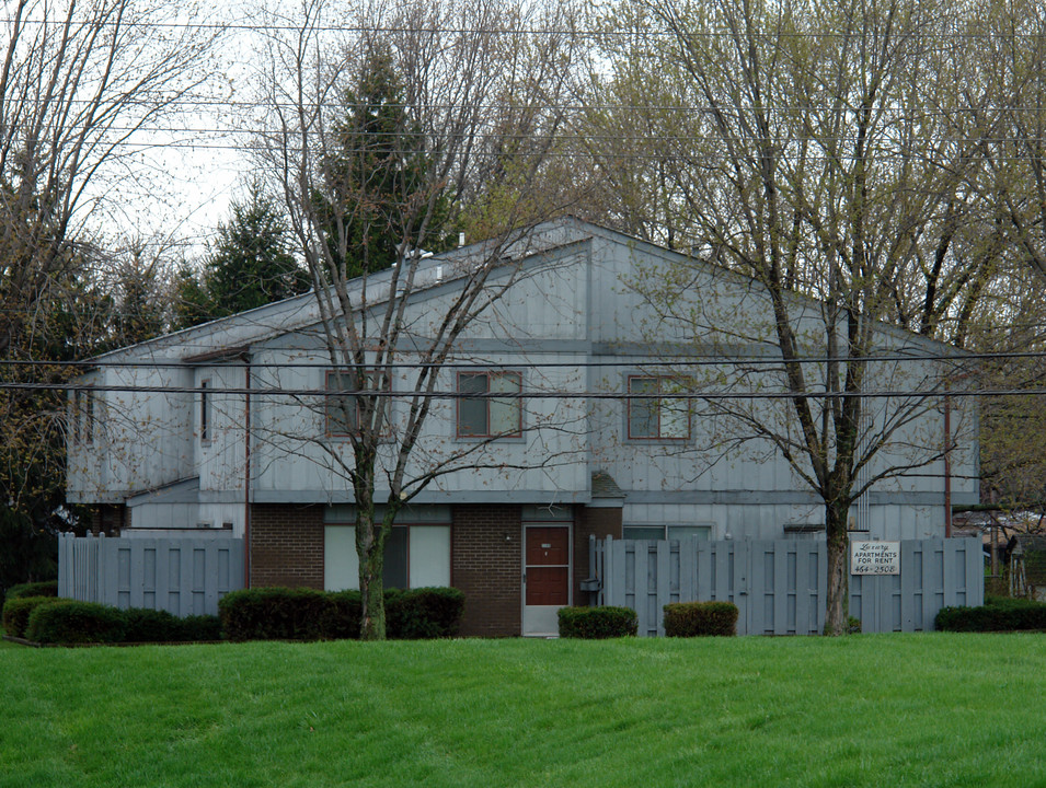 1109 Roosevelt Rd in Valparaiso, IN - Foto de edificio