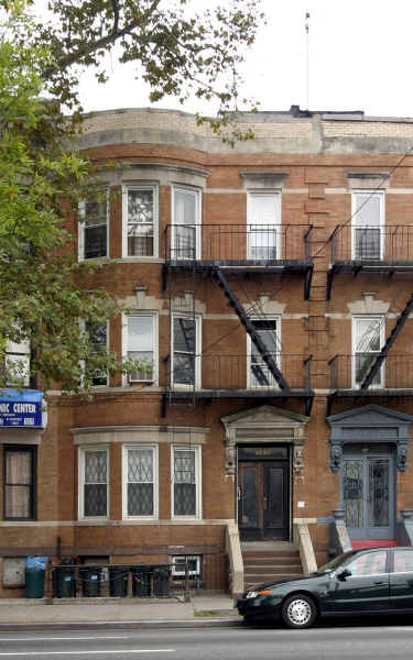 1503  Eastern Parkway in Brooklyn, NY - Foto de edificio