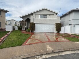 3571 Carnation Cir in Seal Beach, CA - Building Photo