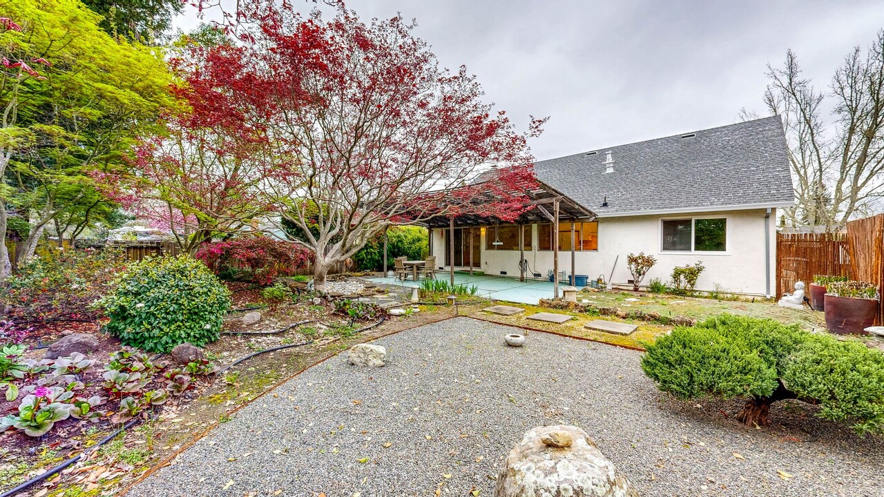 4200 Brookshire Cir in Santa Rosa, CA - Building Photo