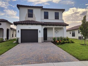 5642 Carrara Dr in Ave Maria, FL - Foto de edificio - Building Photo