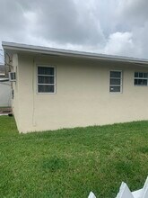 17100 NE 3rd Ct in North Miami Beach, FL - Building Photo - Building Photo