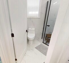 36 Shepard St, Unit #1 in Boston, MA - Foto de edificio - Building Photo