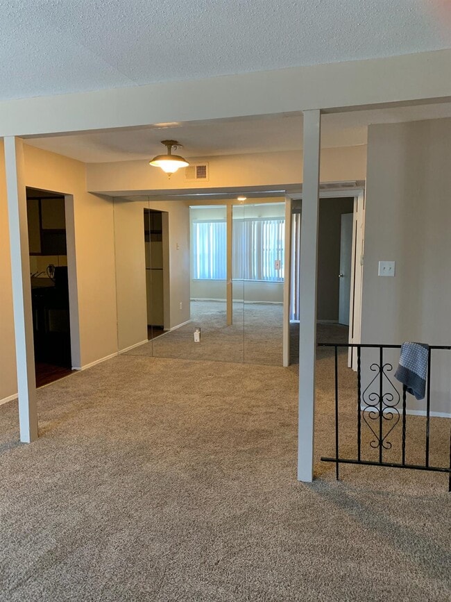 99 Bailey Ct in Middle Island, NY - Building Photo - Building Photo