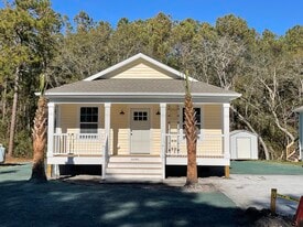 6690 Eastbrook Ave SW in Ocean Isle Beach, NC - Building Photo