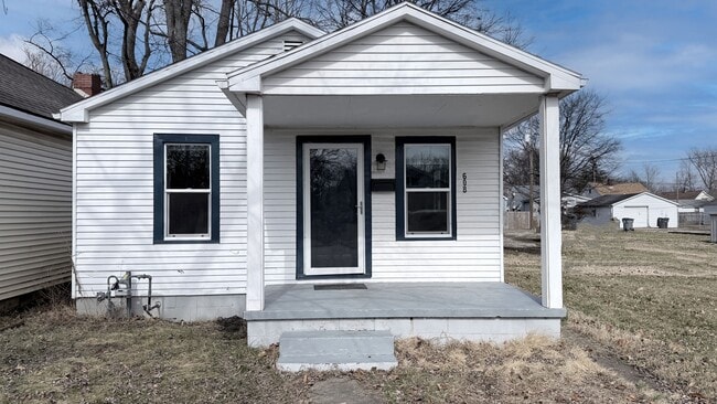 property at 608 Ravenswood Dr