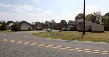 Sterling Pointe Town Homes in Goldsboro, NC - Building Photo - Building Photo