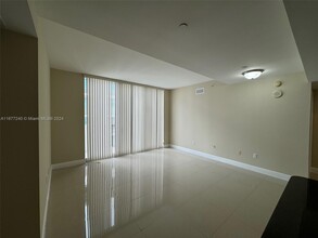 4100 Salzedo St, Unit 910 in Coral Gables, FL - Building Photo - Building Photo