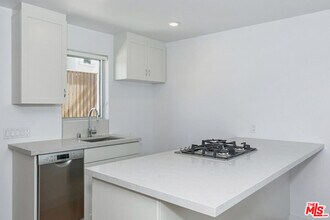 1113 Laveta Terrace in Los Angeles, CA - Building Photo - Building Photo