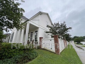 1142 Memorial Sq in Zachary, LA - Building Photo - Building Photo
